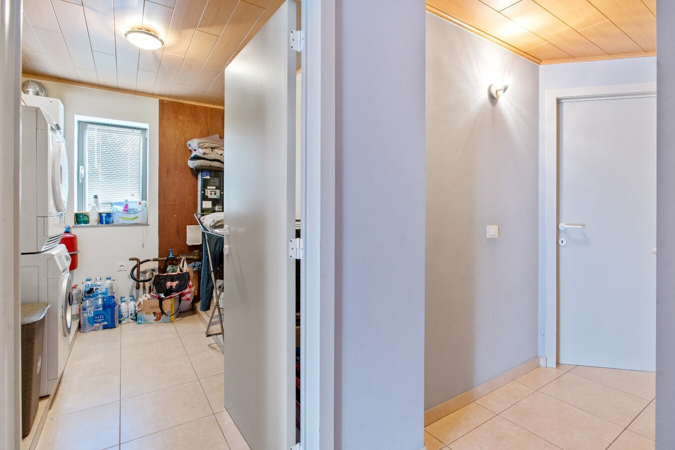 Verassend ruime woning met ruime werkplaats/garage te Houthulst 