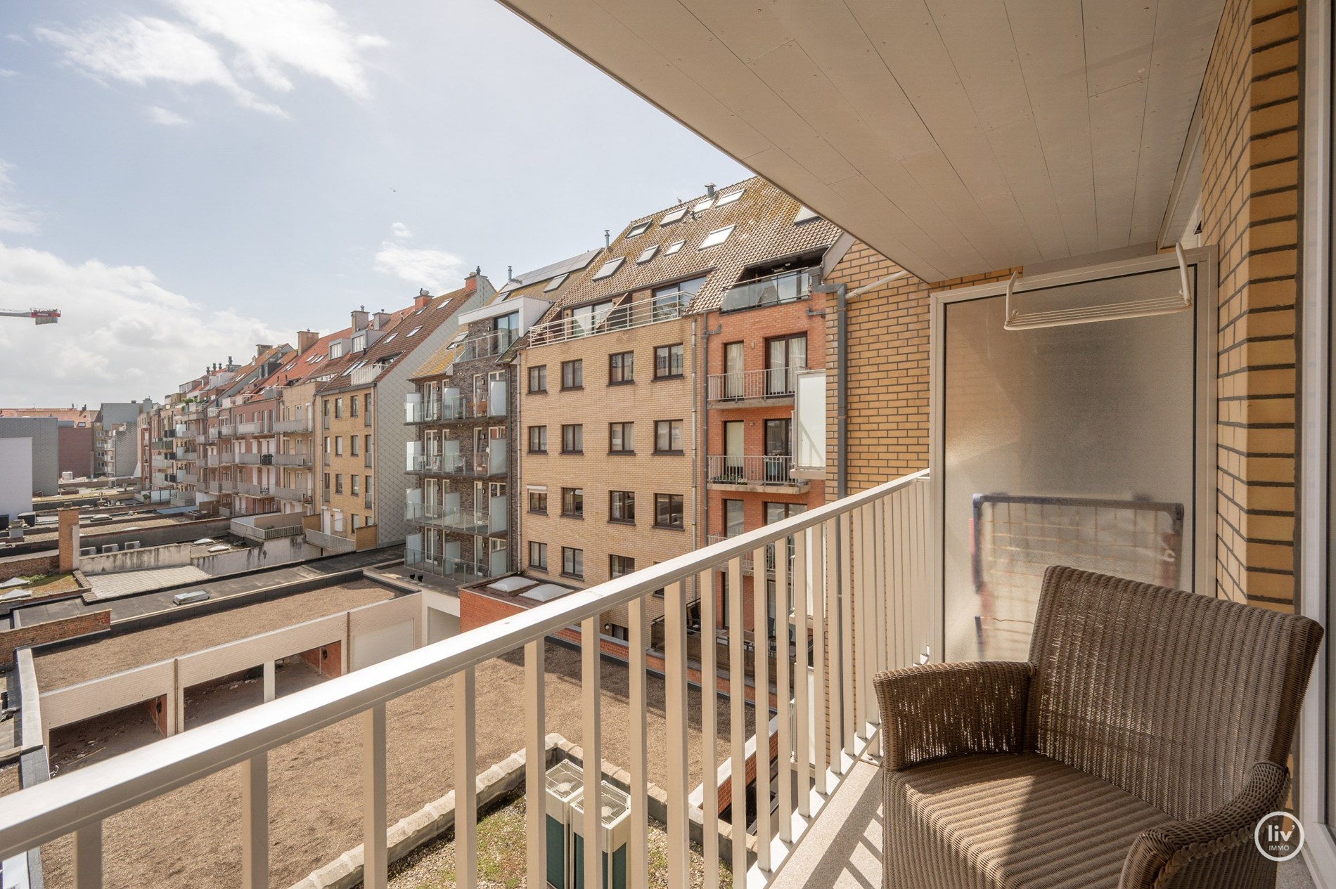 Instapklaar  2-slaapkamerappartement op een centrale ligging te Bayauxlaan in Knokke. 