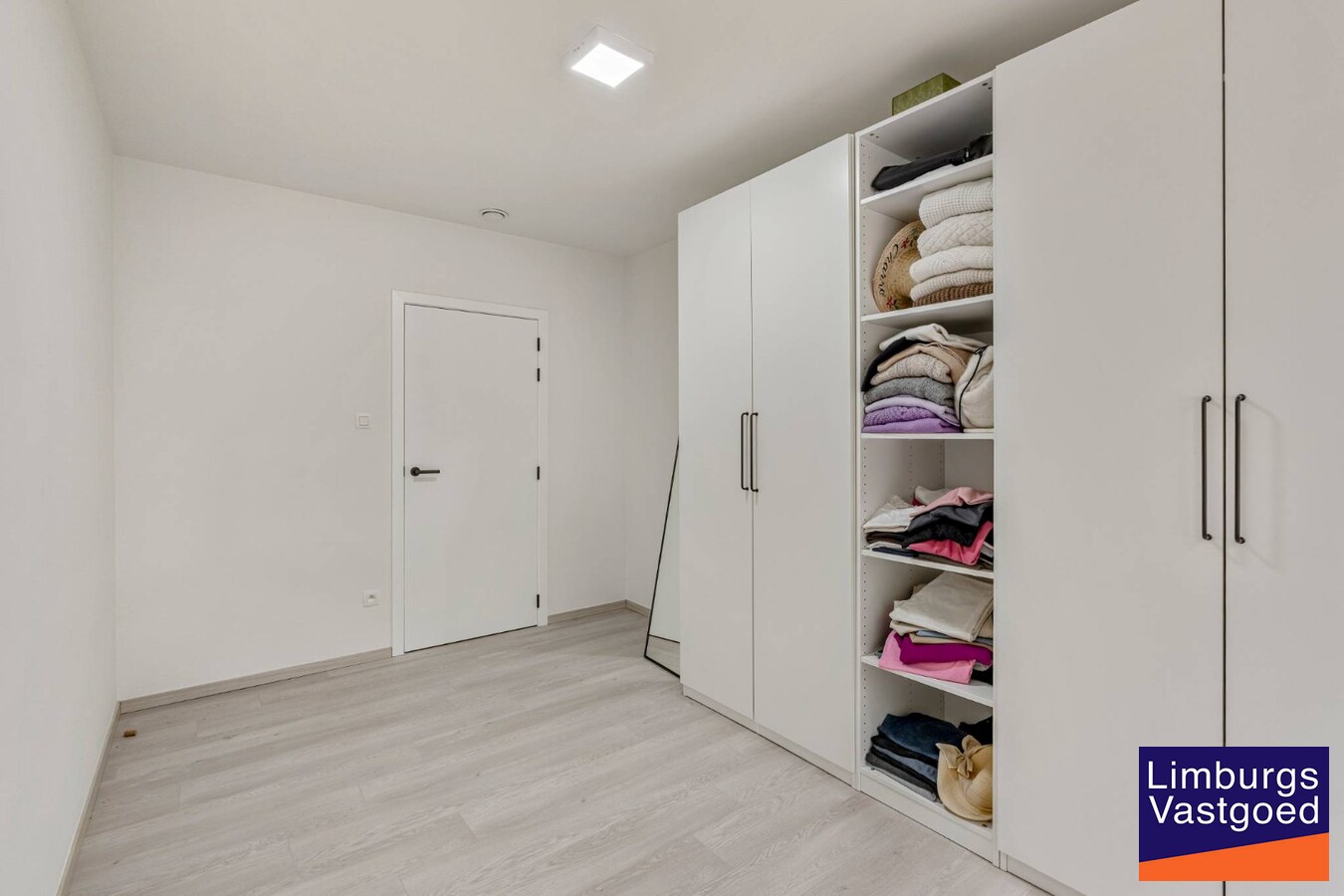 Nieuwbouwwoning, halfopen bebouwing, 3 slpk, 3a 4ca, te Beringen 