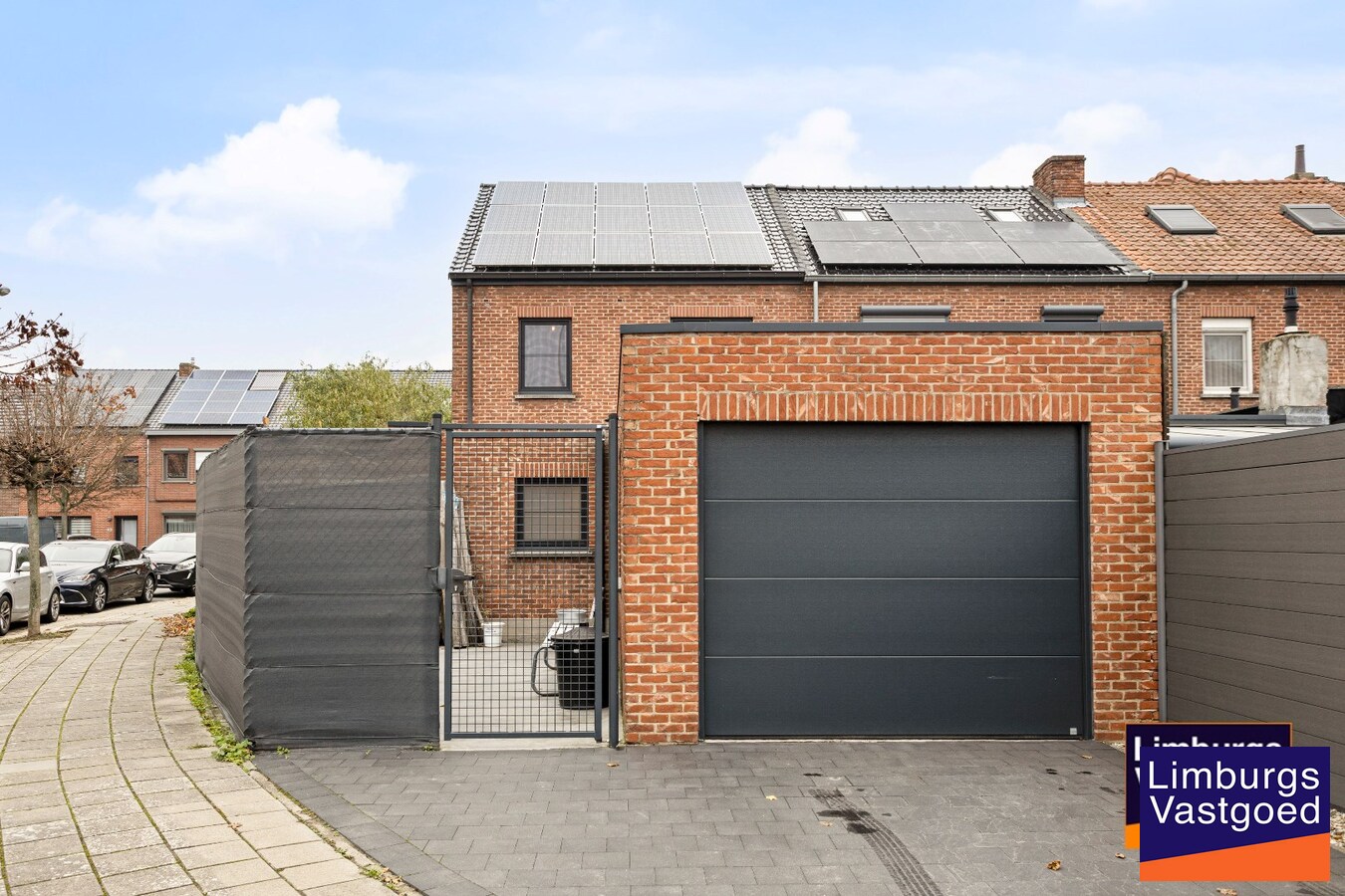 Stadswoning met 4 slpk, zuidgerichte tuin en garage, nabij kleine ring, station en Vredespark 