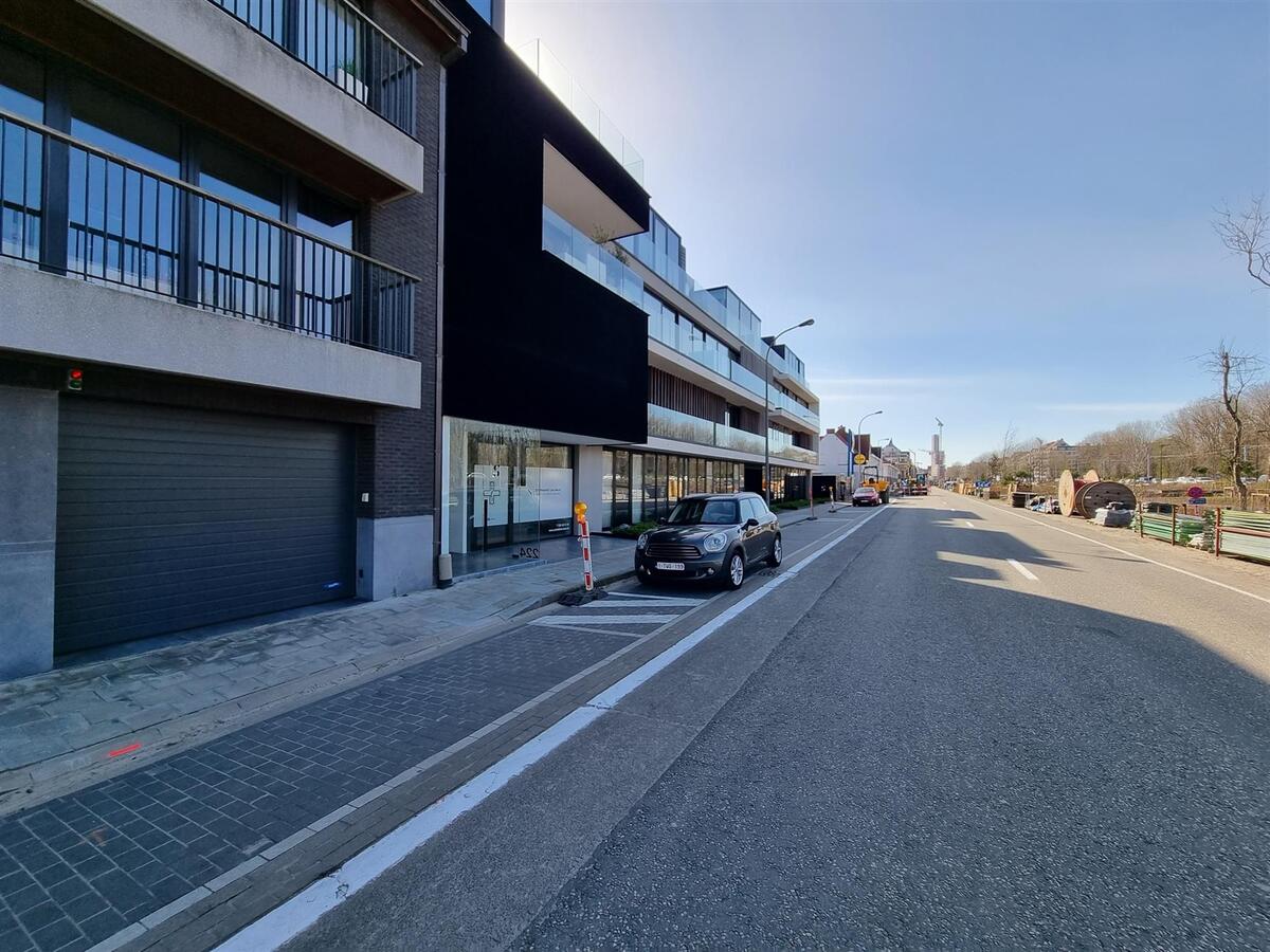 Grote garage (18m²) t.h.v. Knokkestraat - Heist 