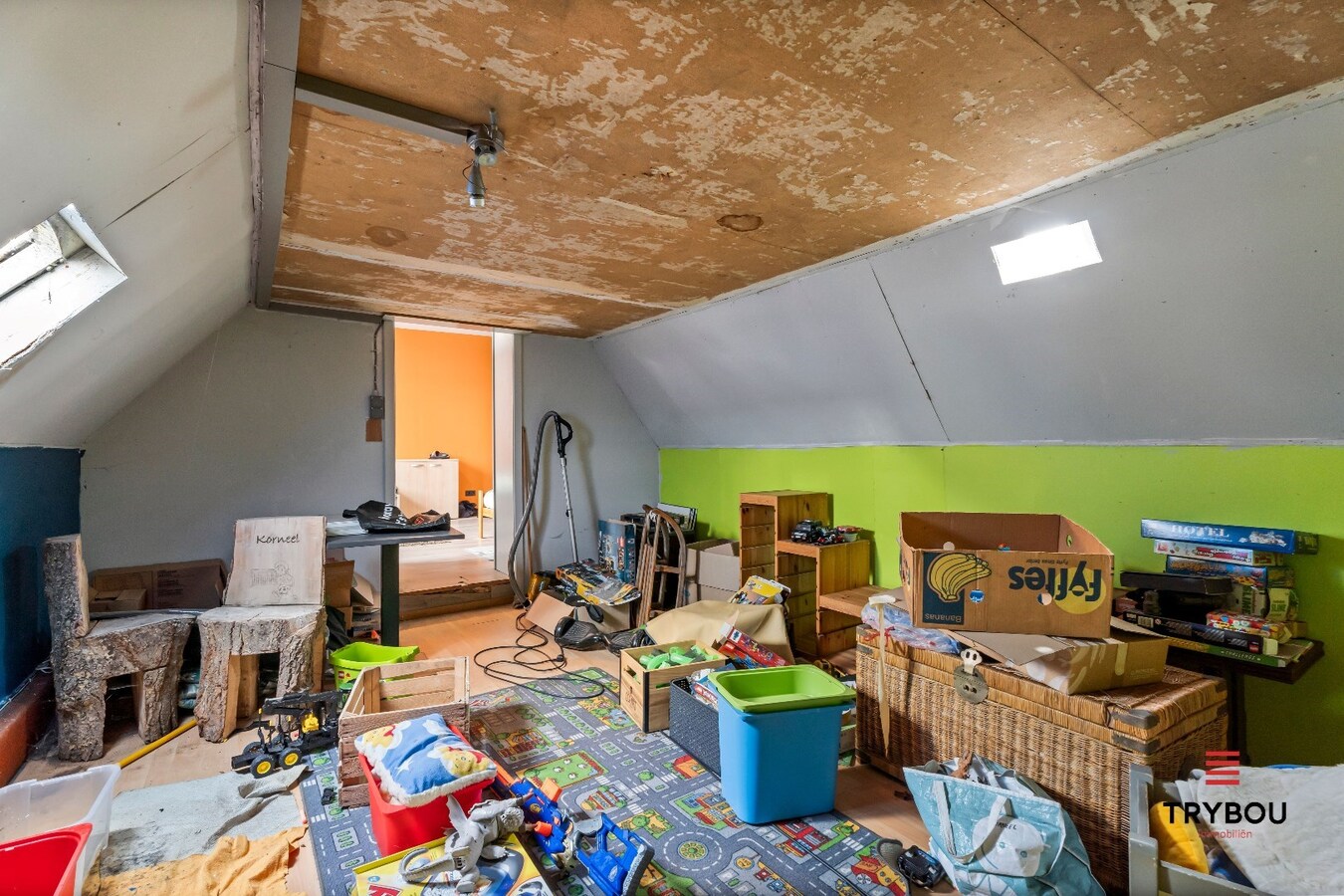 Prachtig handelspand met woonst op centrale ligging te Merkem. 