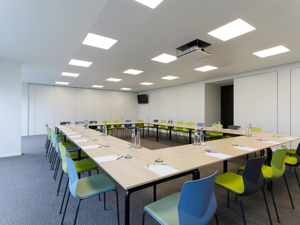 Investeer in een ruime hotelkamer in het ibis Styles Kortrijk hotel! 