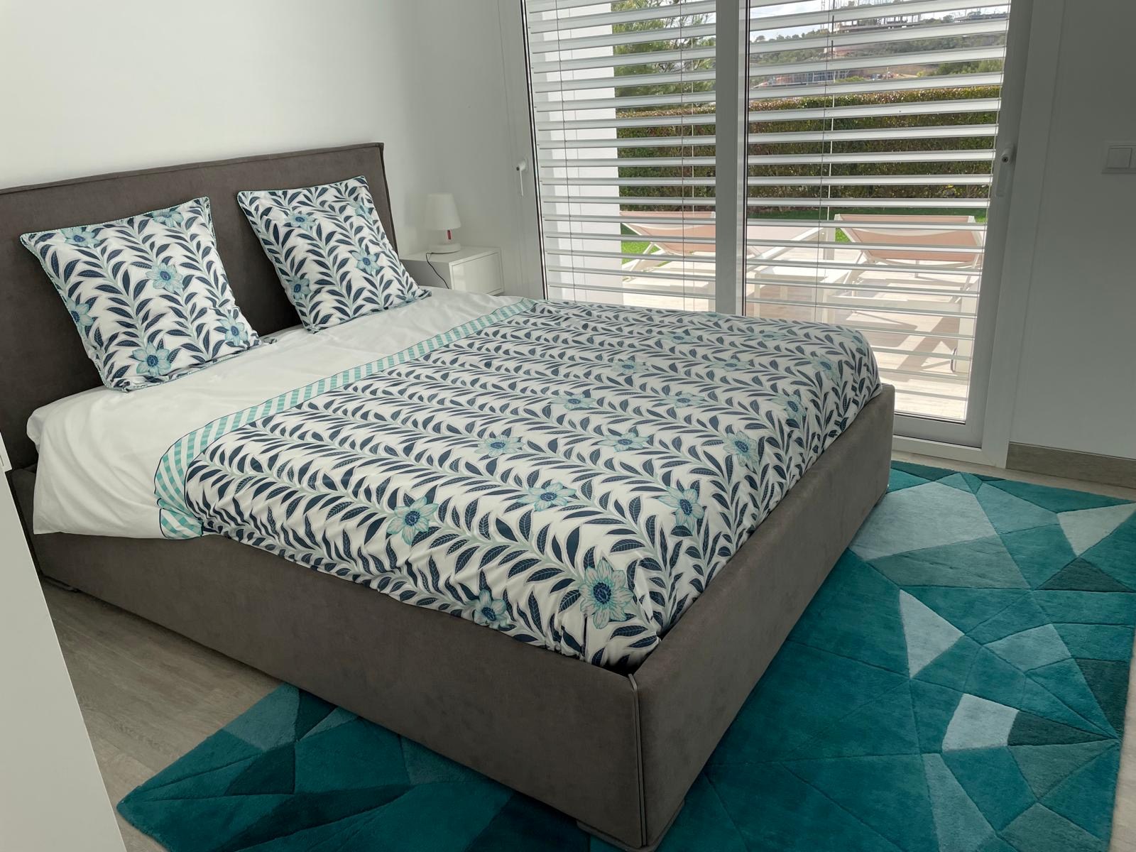 Bienvenue dans la Communauté Adelfa, une oasis exclusive au cœur du Las Colinas Golf &amp; Country Club. Ici, vous pourrez profiter de la nature préservée et du climat agréable du sud-est de l'Espagne 