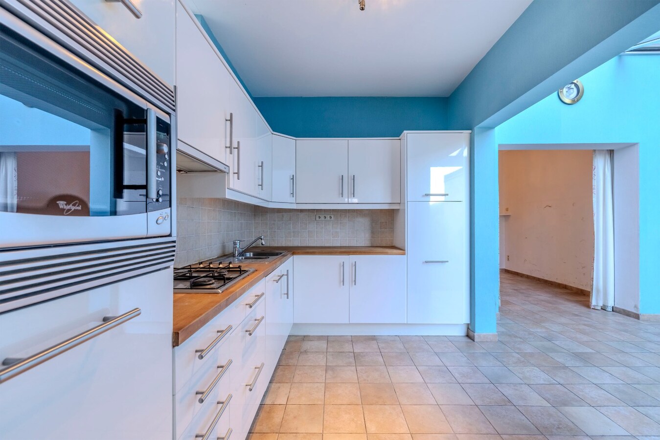 Te renoveren woning met 2 slpks en tuintje 