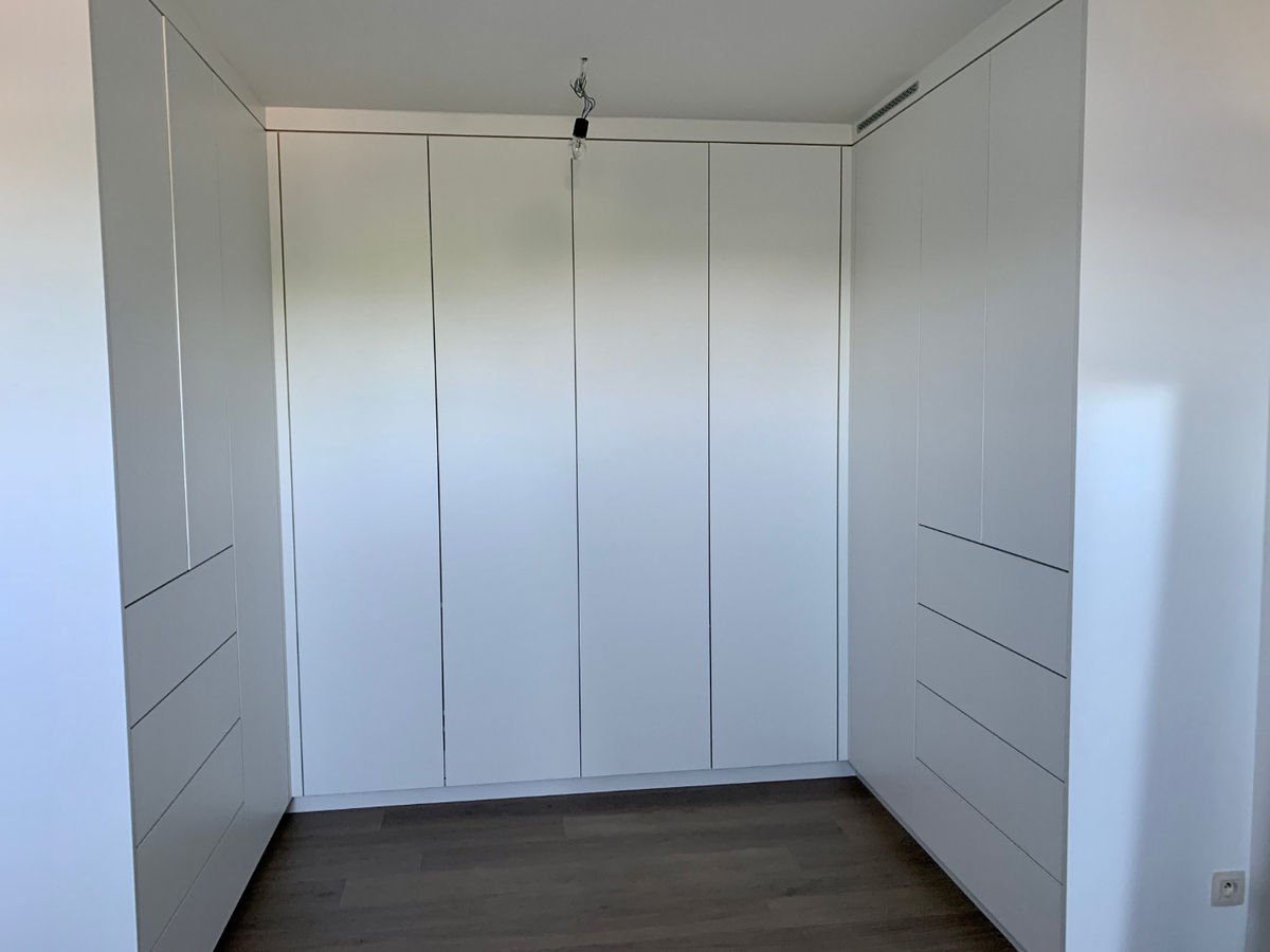 Ruime, eigentijdse Half Open Bebouwing. 