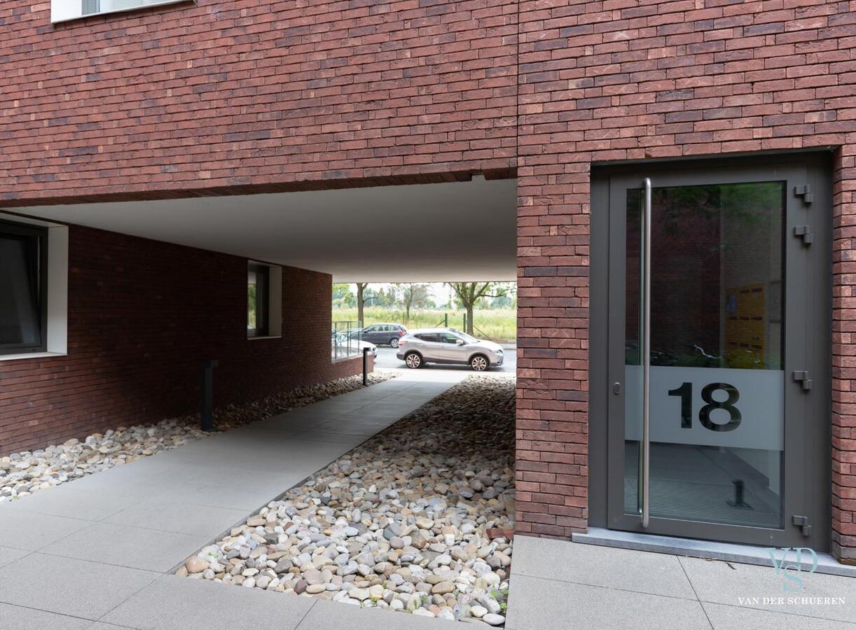 Hip, luxueus én ruim 1-slp-appartement. Met een uniek terras ! 