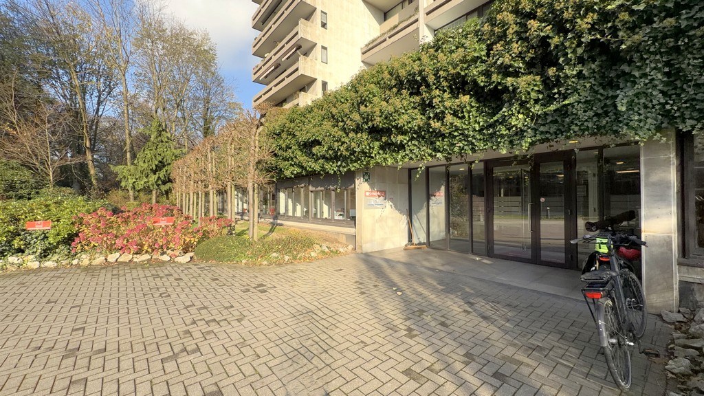 Gelijkvloerse kantoren te koop langs Singel in Antwerpen