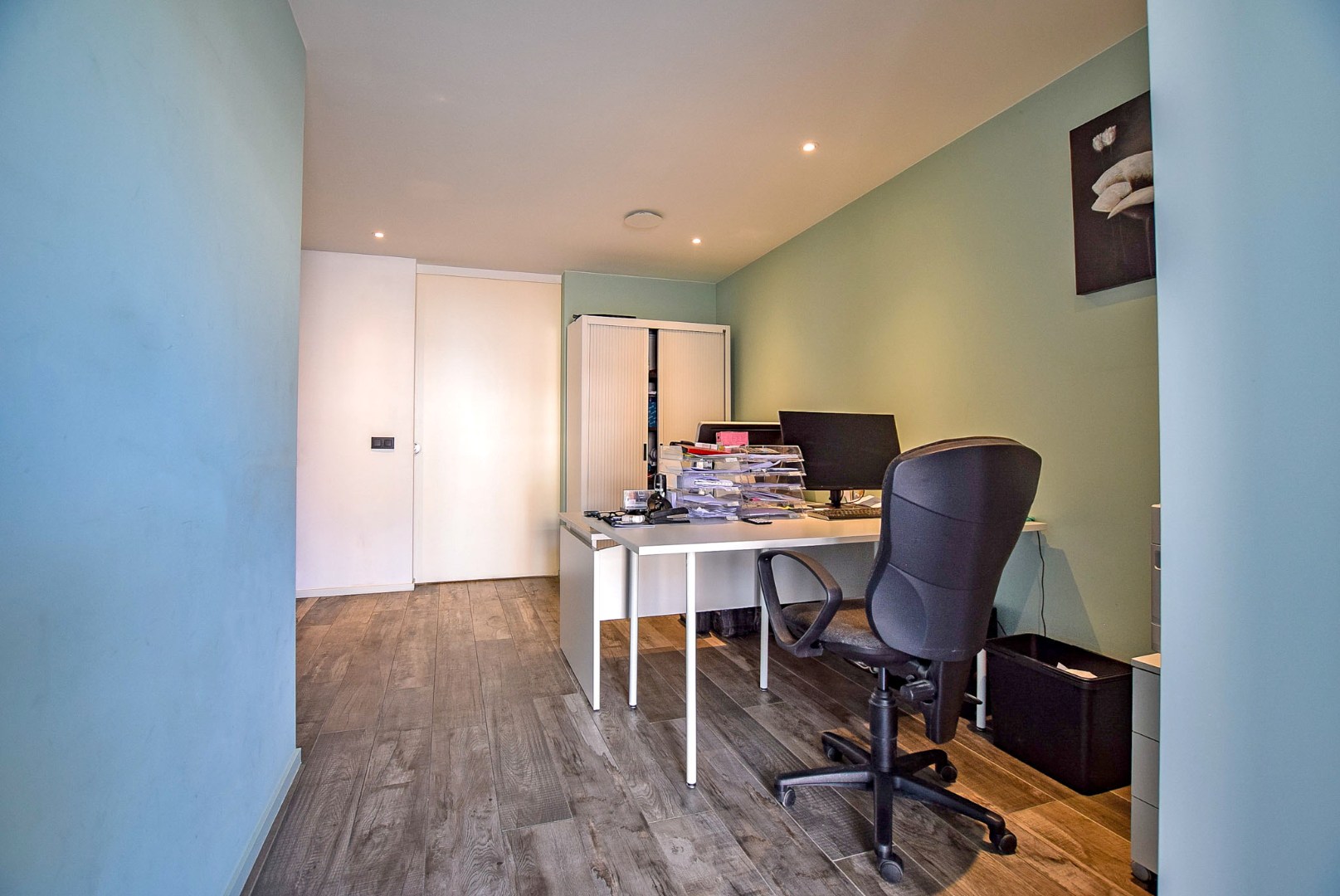 Instapklare, energiezuinige woning met aparte gastenunit in het hartje van Veurne. 