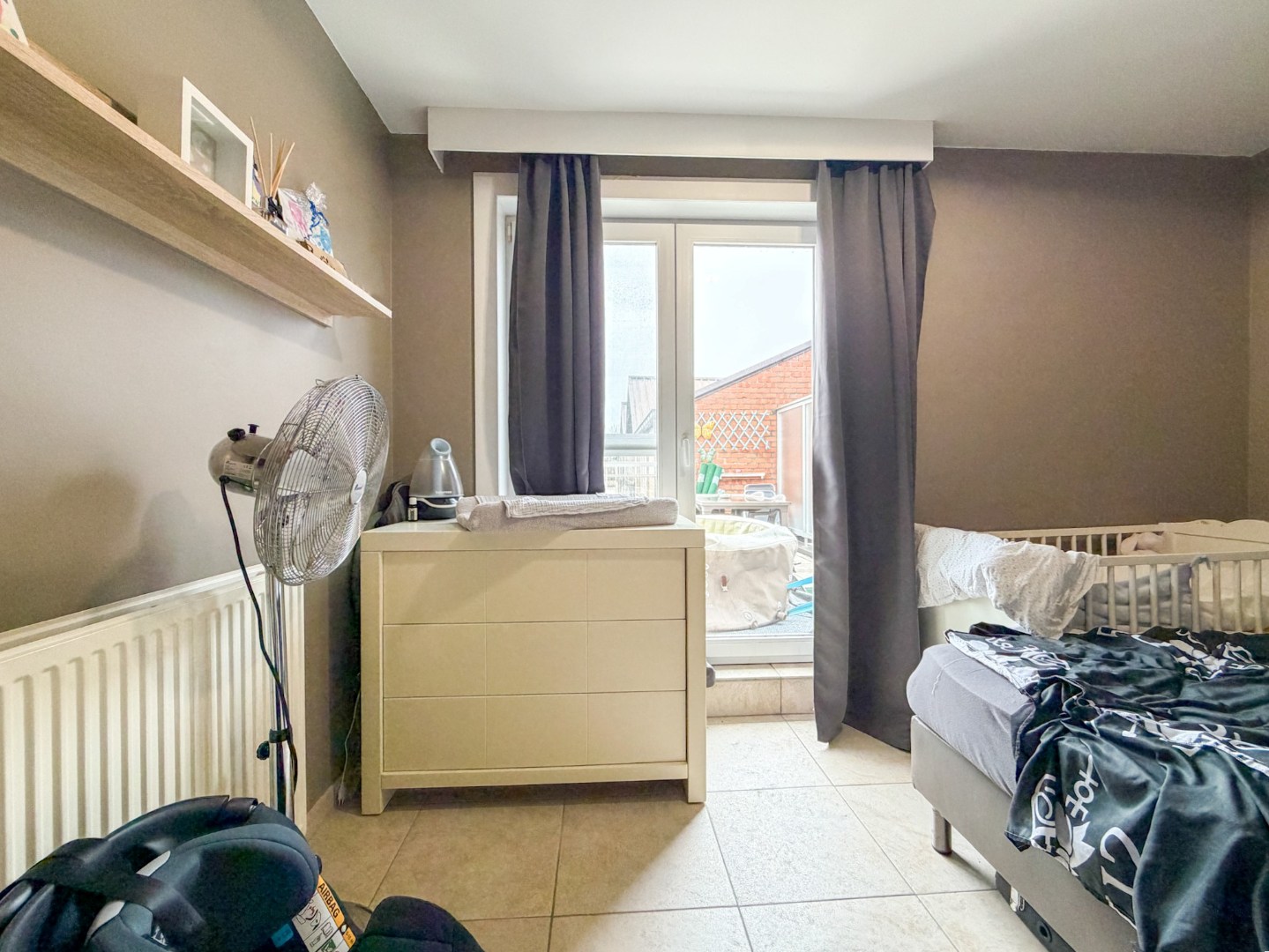 Energiezuinig 2-slp appartement (88 m²) met groot terras, Eernegem. 