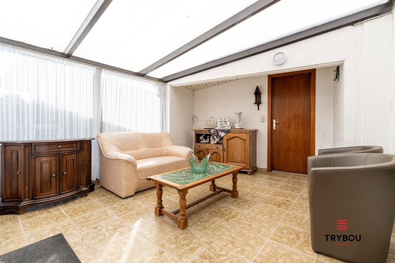 Verrassend ruime woning aan de rand van Houthulst op ruim perceel van 720m². 