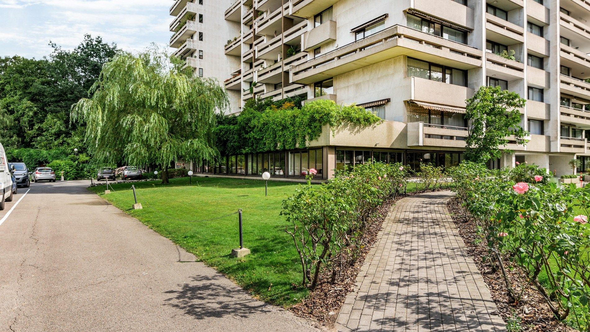 Gelijkvloerse kantoren te koop langs Singel in Antwerpen
