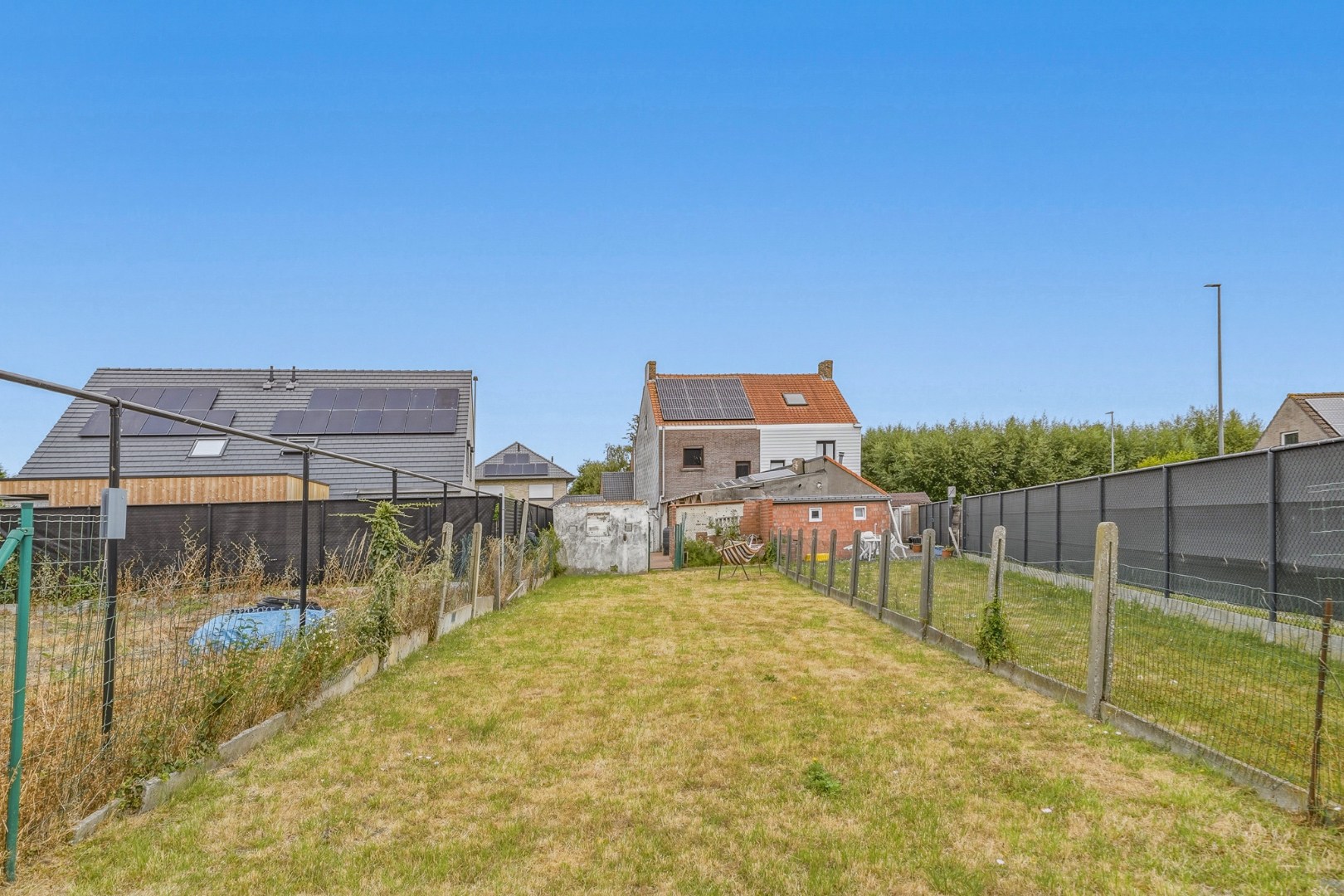Halfopen woning met veel potentieel in Zandvoorde 
