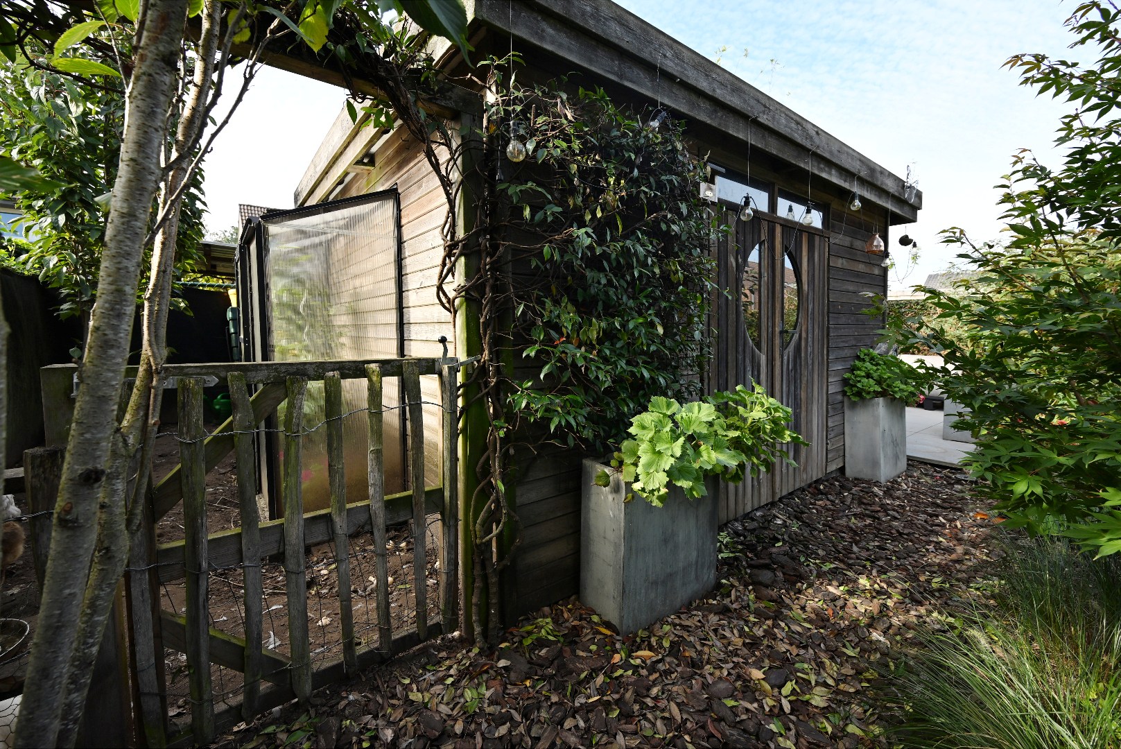 Instapklare woning met 3 slpks, garage, tuin én zonneterras te Kluizen 