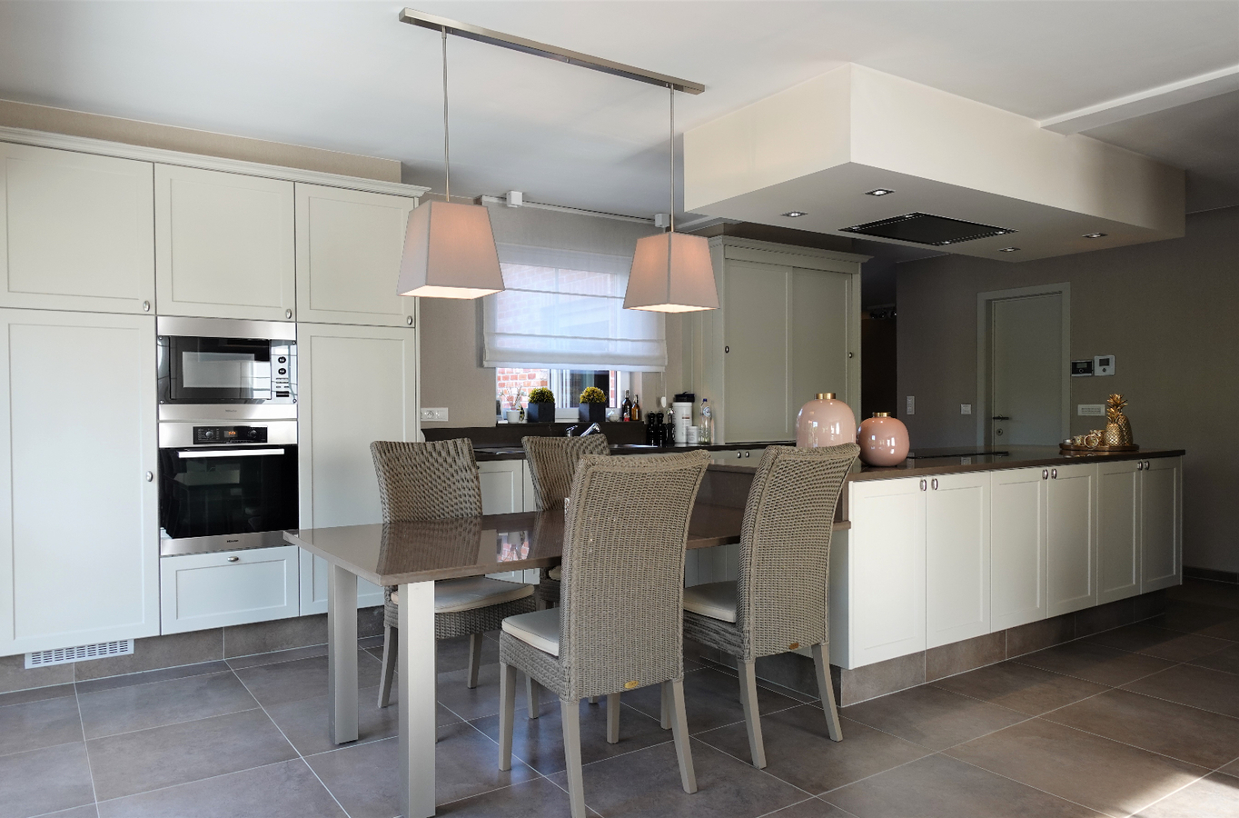 Ruime instapklare halfopen bebouwing 