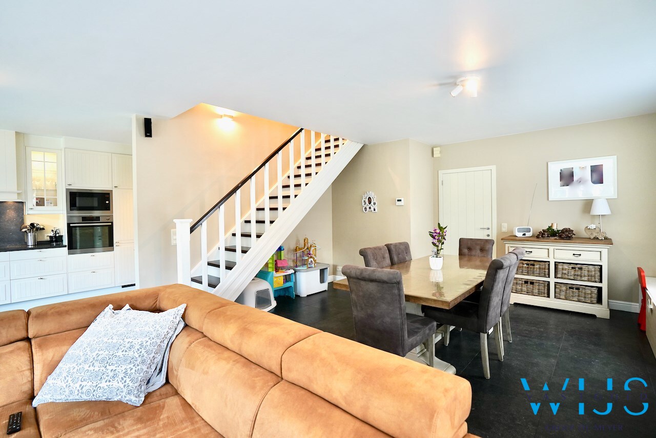 Prachtige recente woning in een zeer rustige wijk te Ertvelde ! 