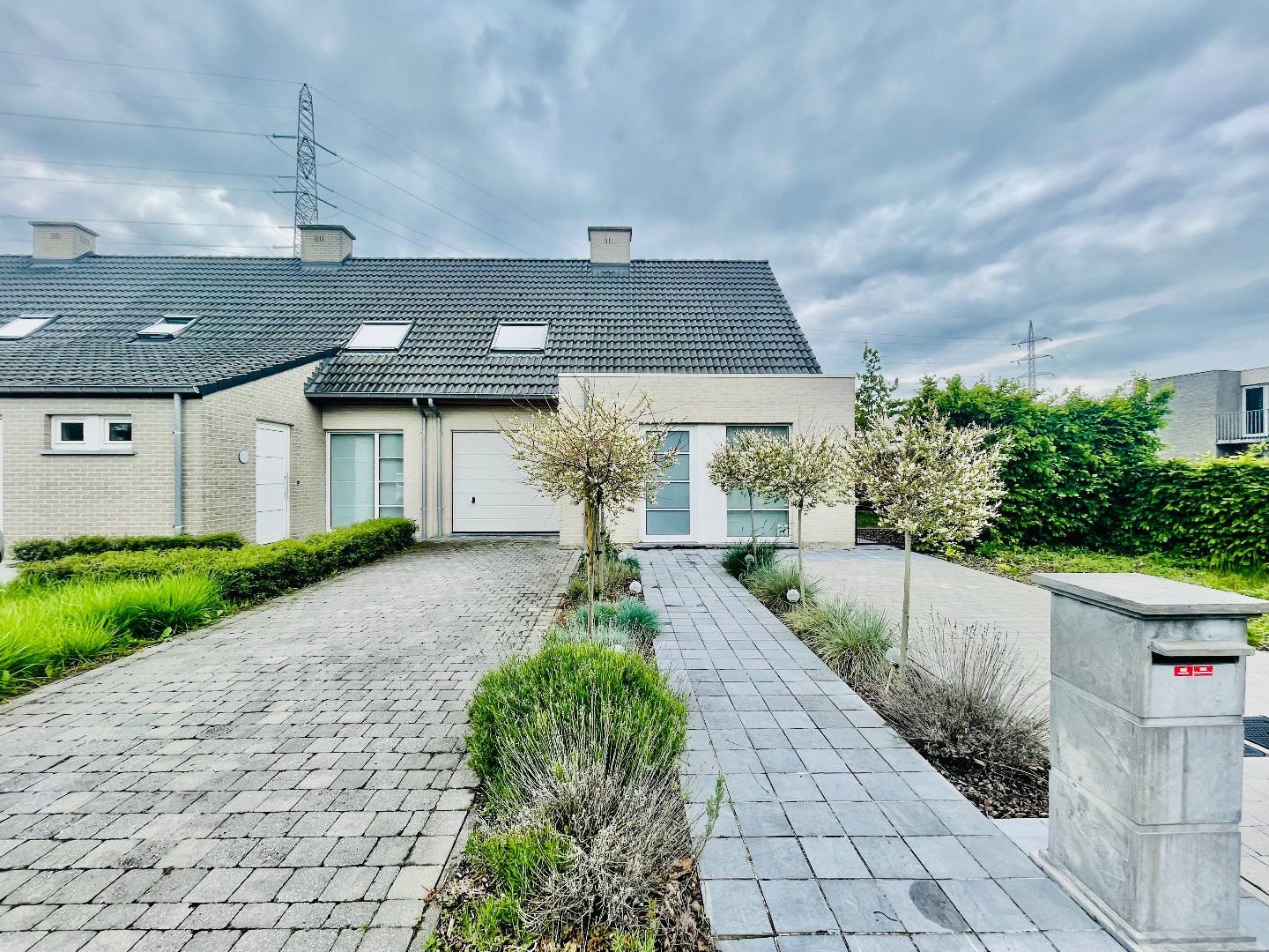 Deerlijk, Prachtige hoekwoning in een rustige wijk 900€/maand met zonnepanelen 