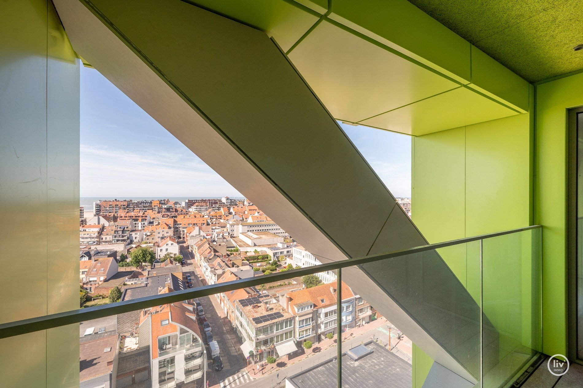 Centraal gelegen 3-kamer appartement te Res. Hoost: Opendeurdag Zondag 04/01 (tussen 14u en 17u) 