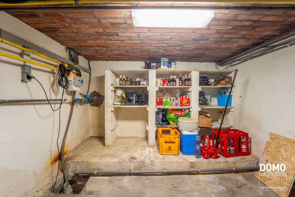 CHARMANTE TE RENOVEREN WONING MET 4 SLAAPKAMERS OP EEN PERCEEL VAN 13A TE HASSELT (KURINGEN) 