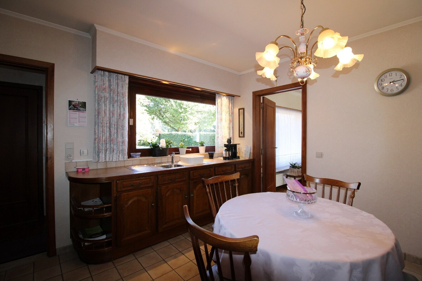 Perfect onderhouden gelijkvloerse woning met ca. 1 ha grond 