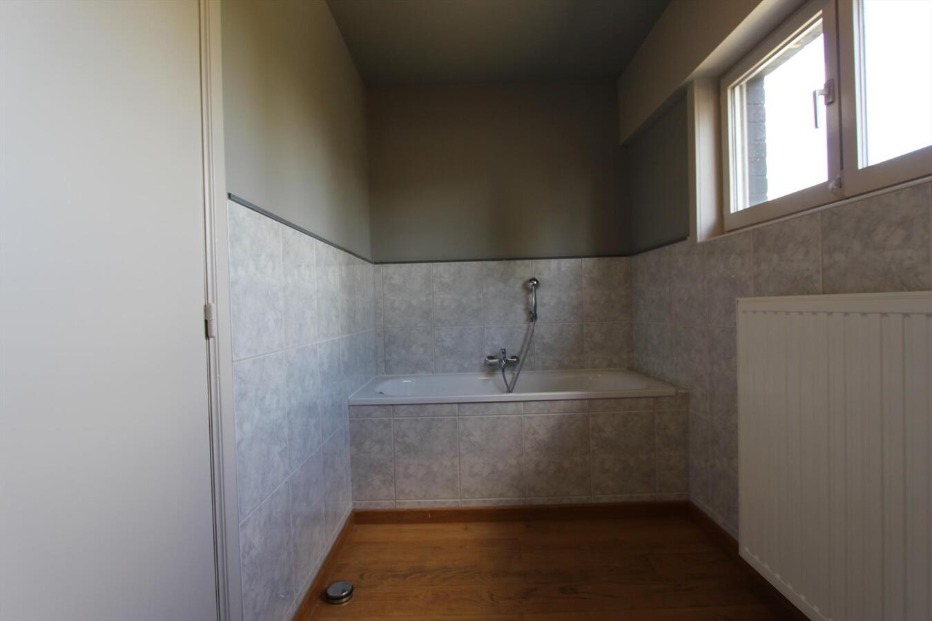 Woning met 4 slaapkamers en garage te Koekelare 