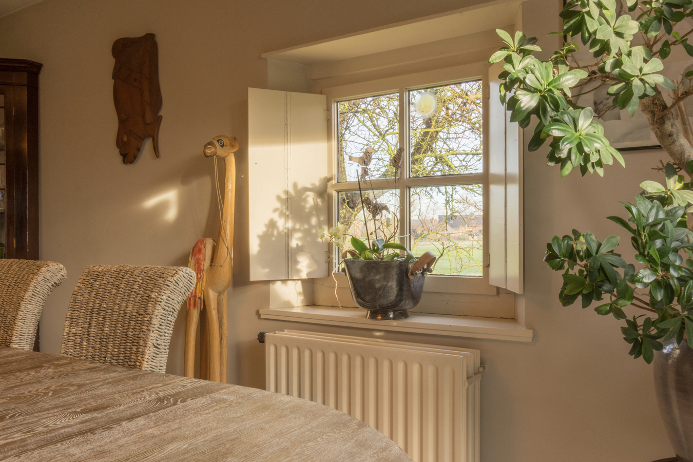 Idyllisch gelegen hoeve-villa met schuur 