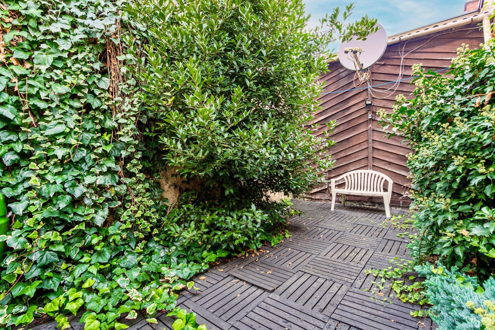 Handelspand met woonst te Halle-centrum 