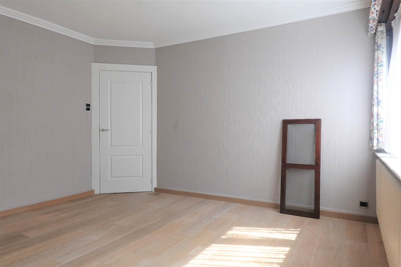 Halfopen woning op gunstige ligging ( zonder loods ) 