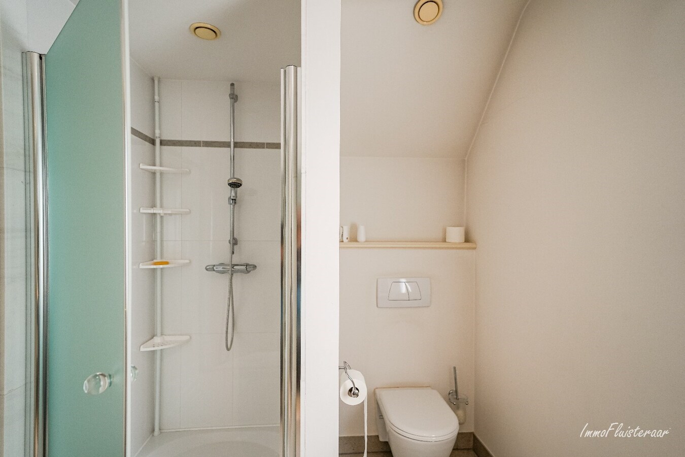 Royale, luxueuze villa met bijgebouwen op ca. 66a te Arendonk 