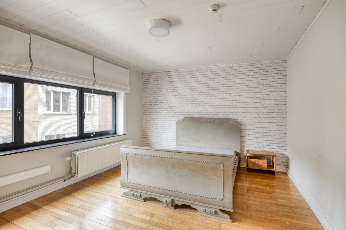 Woning met 4 slaapkamers, 2 badkamers en terras in centrum Leuven ! – EPC 187 kWh/m² - bewoonbare opp. 184m² 