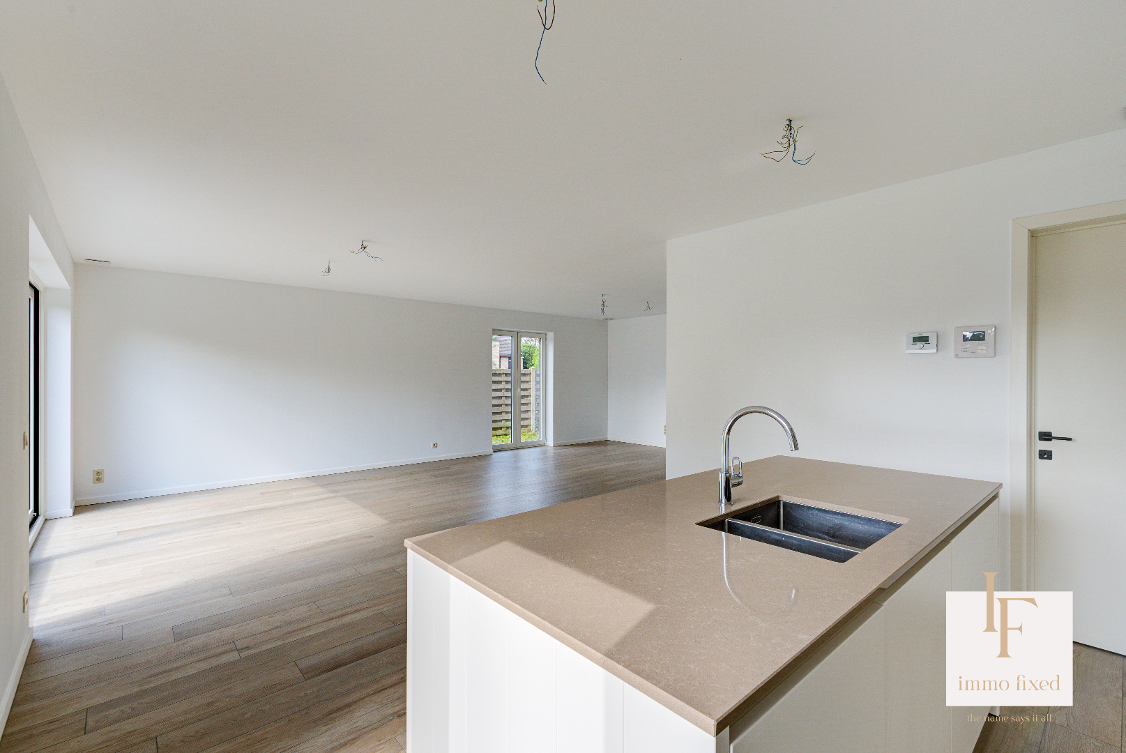 Duplex (gelijkvloers) van 134m2 met tuin en parking te ZOERSEL! 