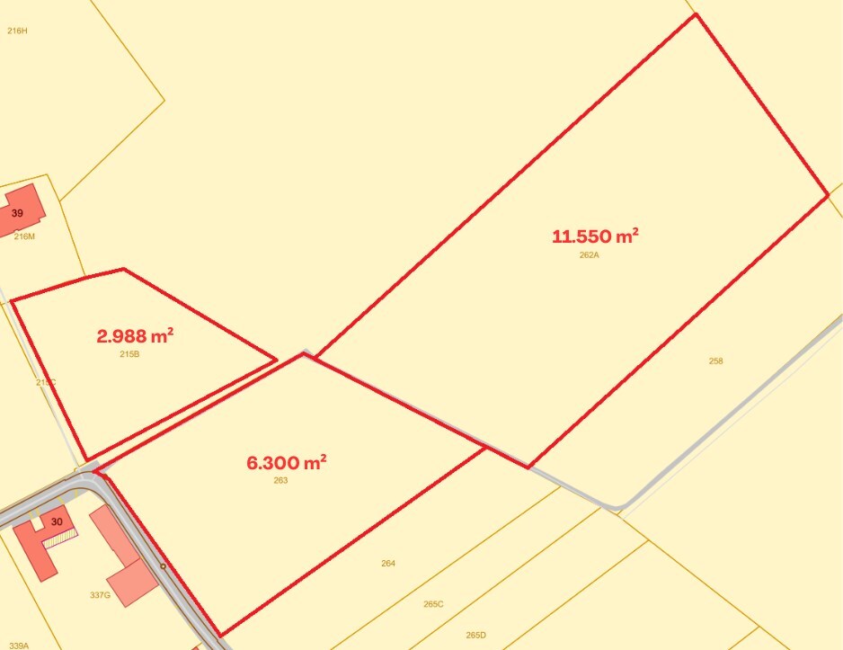 3 percelen landbouwgrond gelegen te Landskouter 