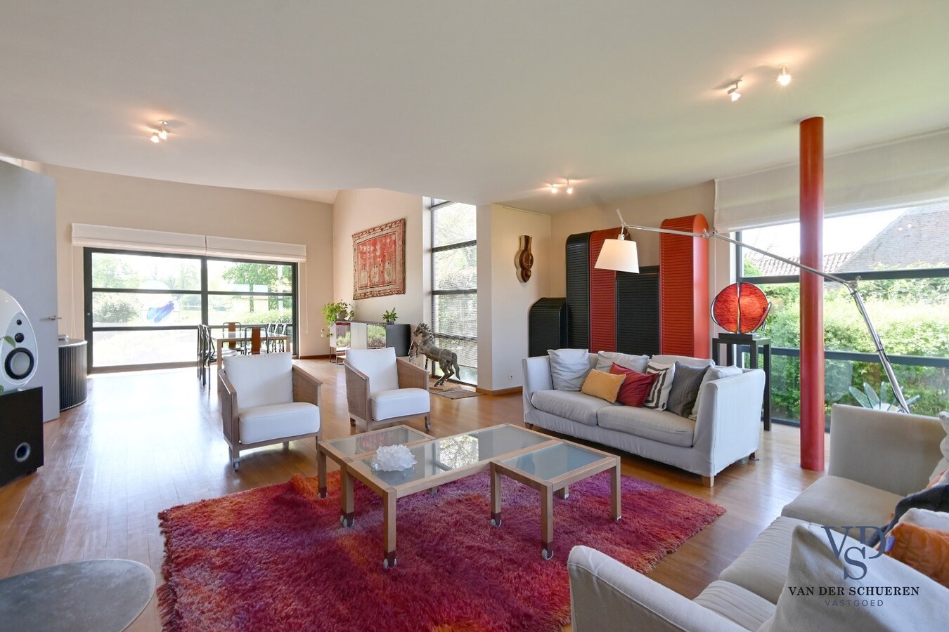 Exclusief en tijdloos wonen met exceptionele zichten. 