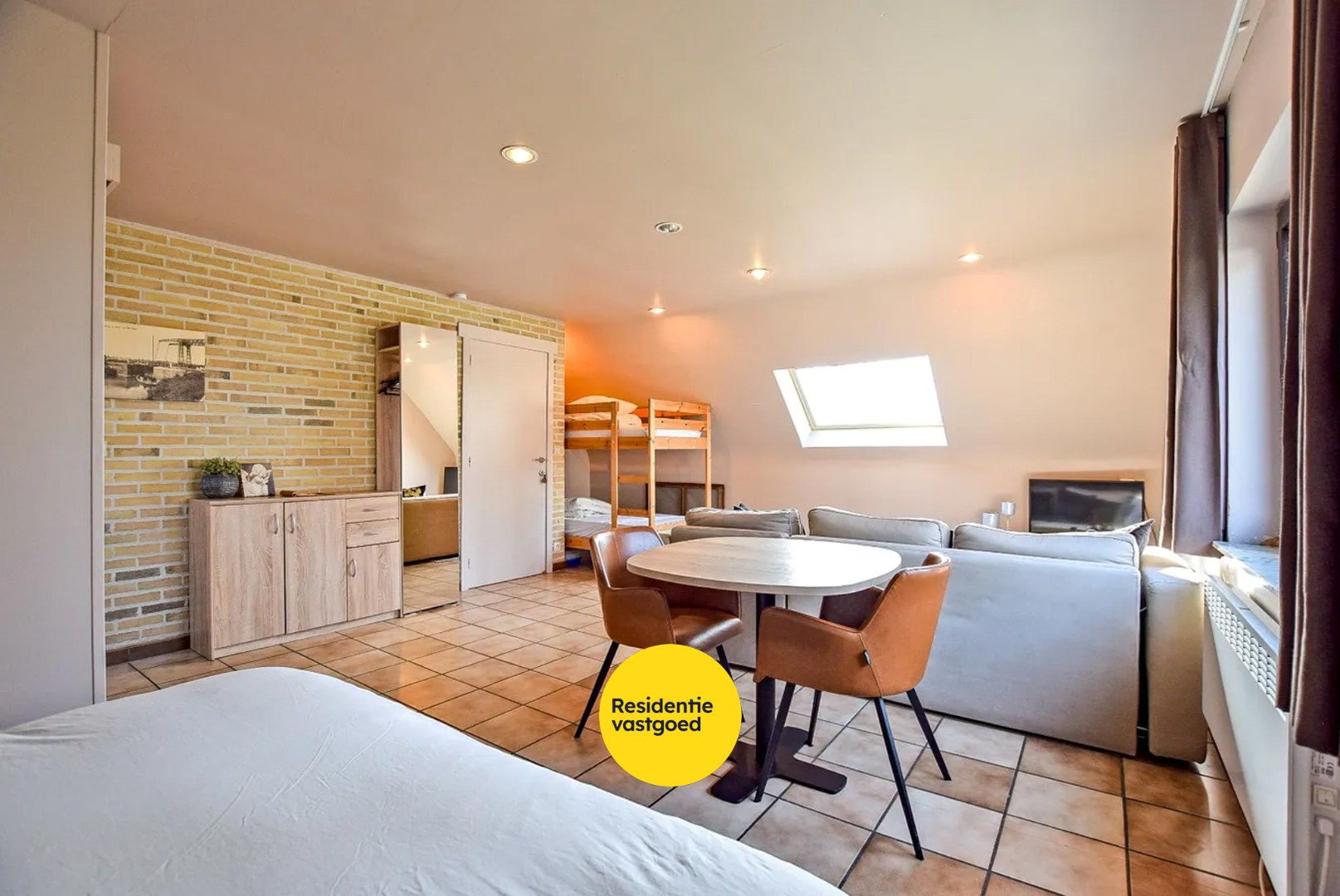 Restaurant met privéwoning en 2 B&amp;B-kamers op 4.370 m² 