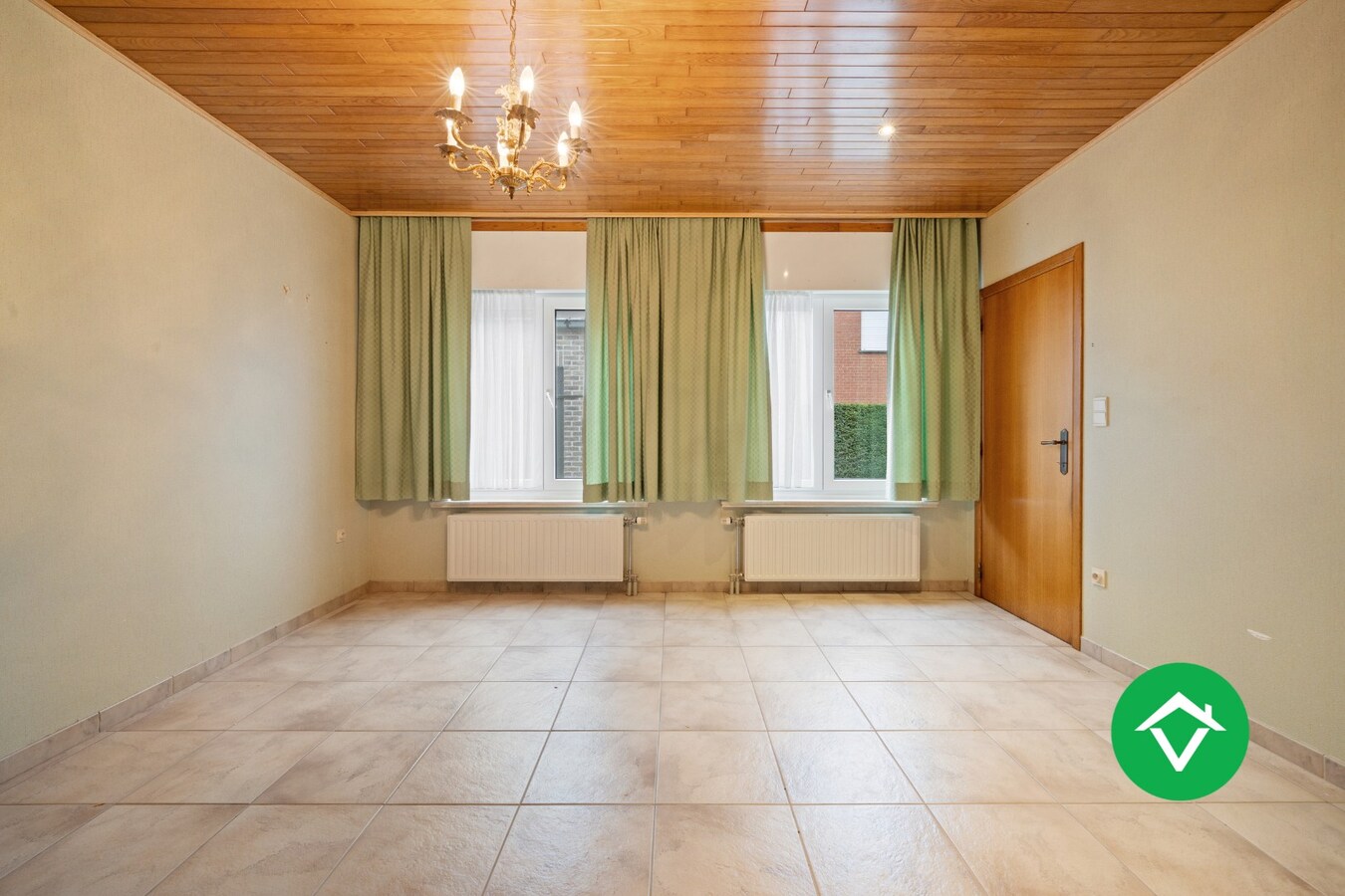 Instapklare woning met 4 slaapkamers en garage te Ichtegem 