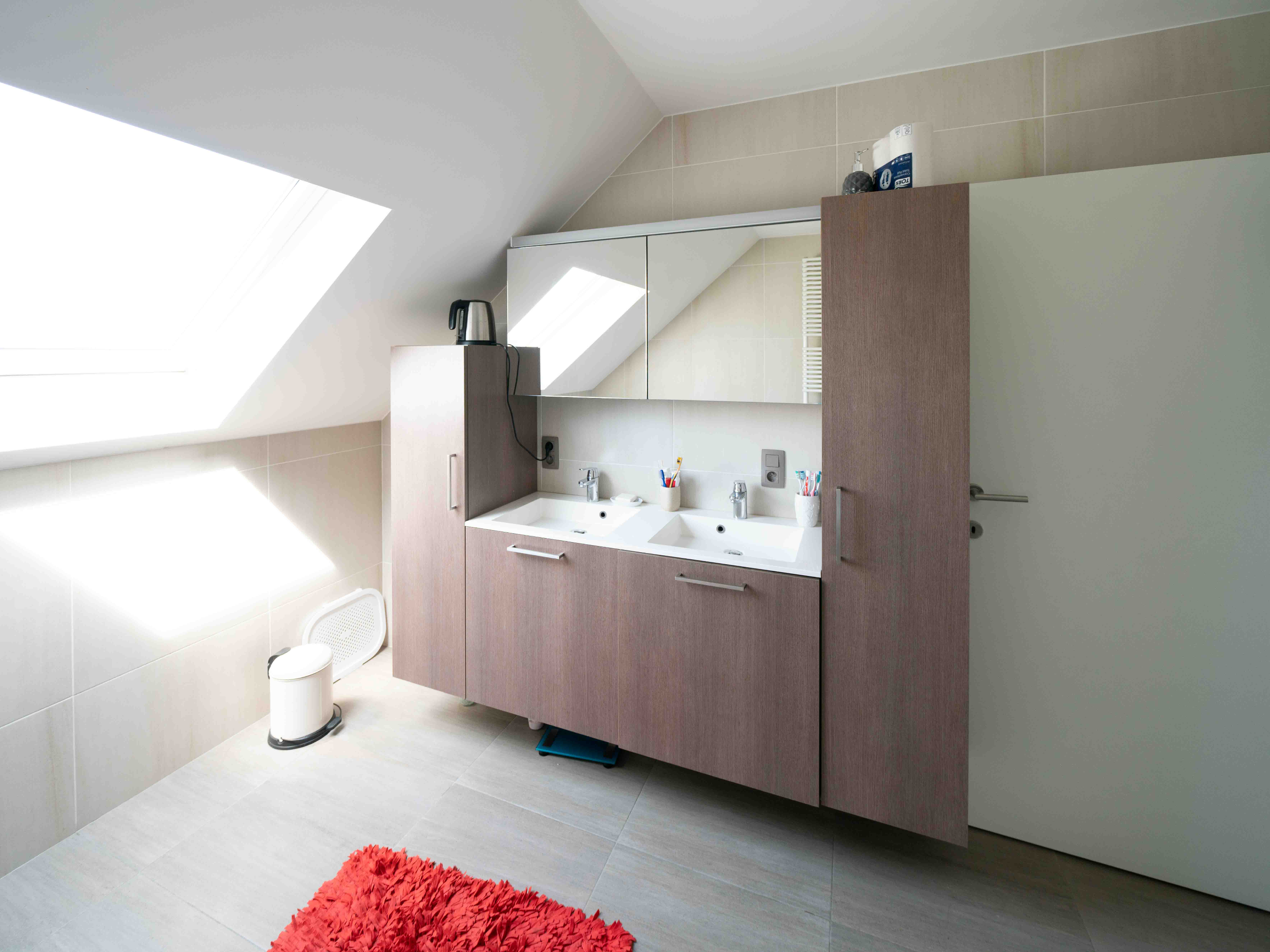 Zéér ruime en recente woning met 3 kamers en 2 badkamers 