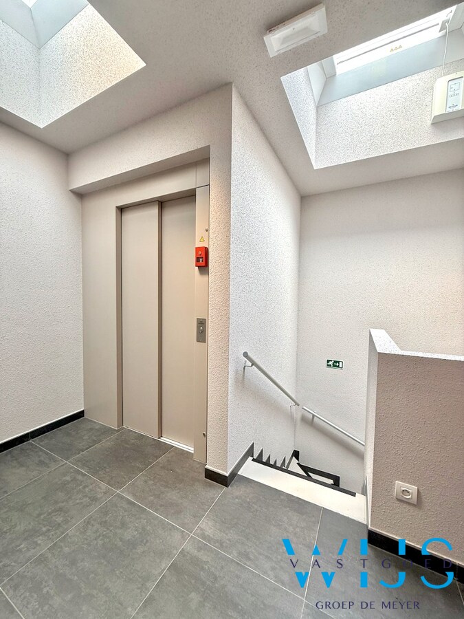 Instapklaar &amp; energiezuinig appartement met garage te Ertvelde ! 