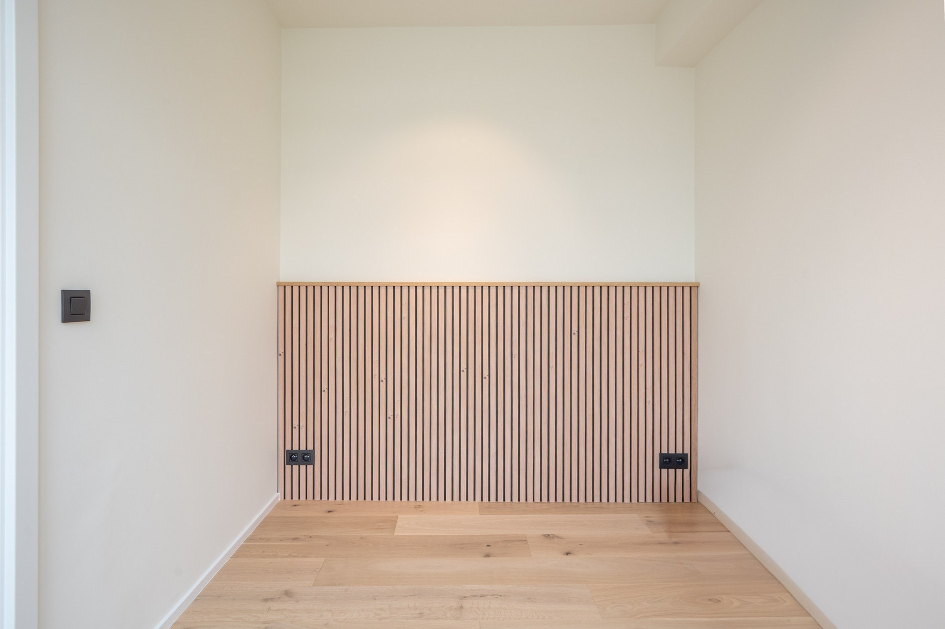 Volledig gerenoveerd 2-kamer appartement  op wandelafstand van de Zeedijk-Albertstrand. 