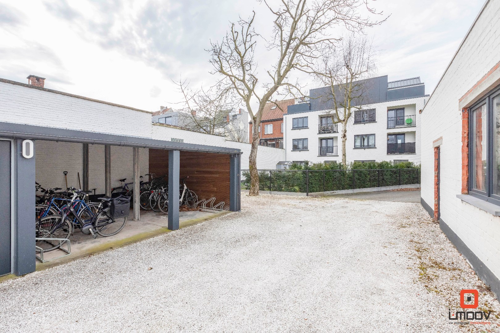 Gerenoveerd appartement met eigen tuin op gunstige locatie! 