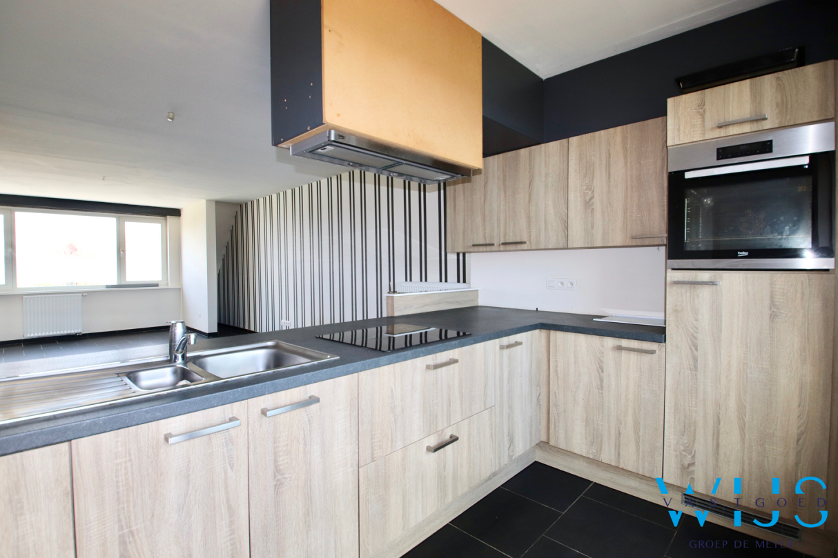 Tweeslaapkamer appartement met terras &amp; garage te BASSEVELDE! 