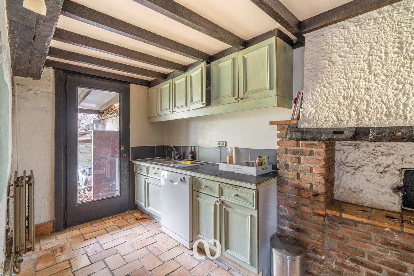 Te renoveren hoeve op sublieme ligging 