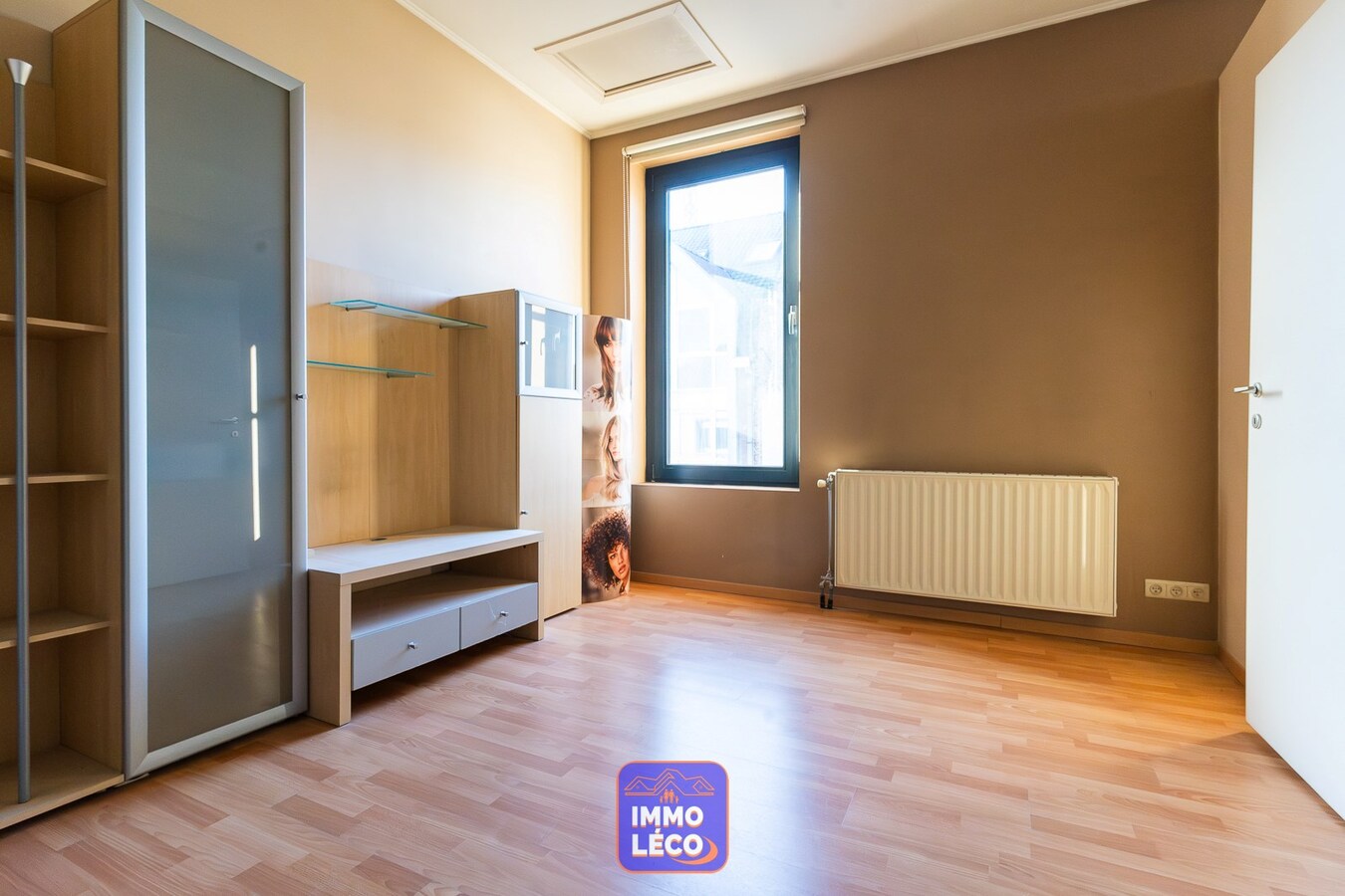 Commerce en plein cœur du village de Dottignies ! Idéal investisseurs !! 