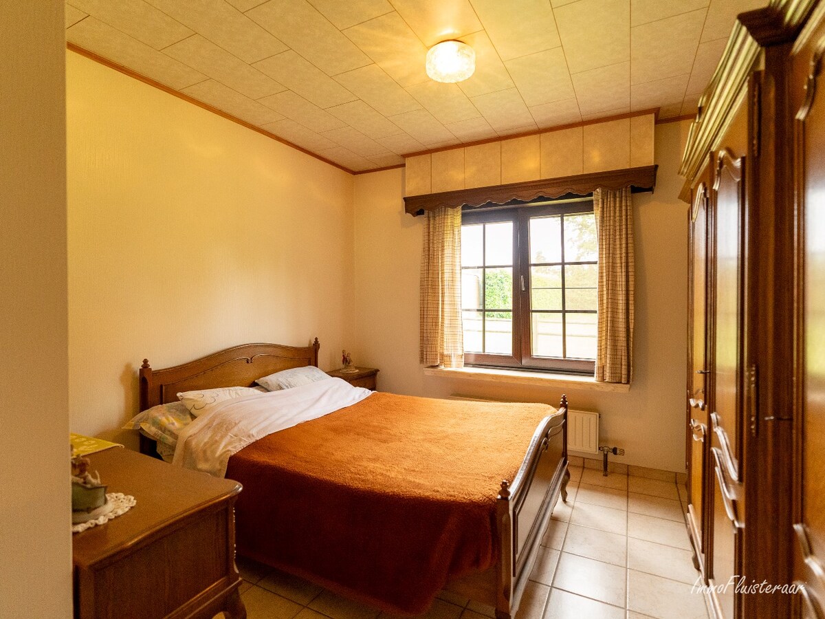 Maison spacieuse avec bâtiment d'écurie et prairies sur environ 3,8 hectares à Berlaar. 