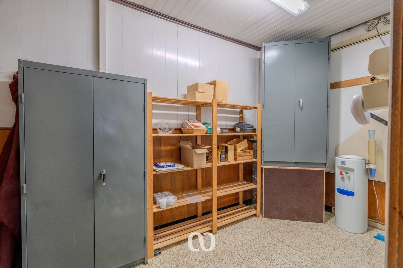 Handelspand met woonst en mogelijkheden in centrum Gavere 