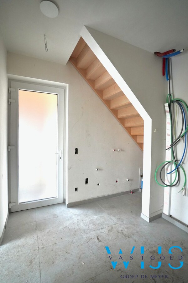 Nieuwbouw in aangename woonwijk te Oosteeklo ! 