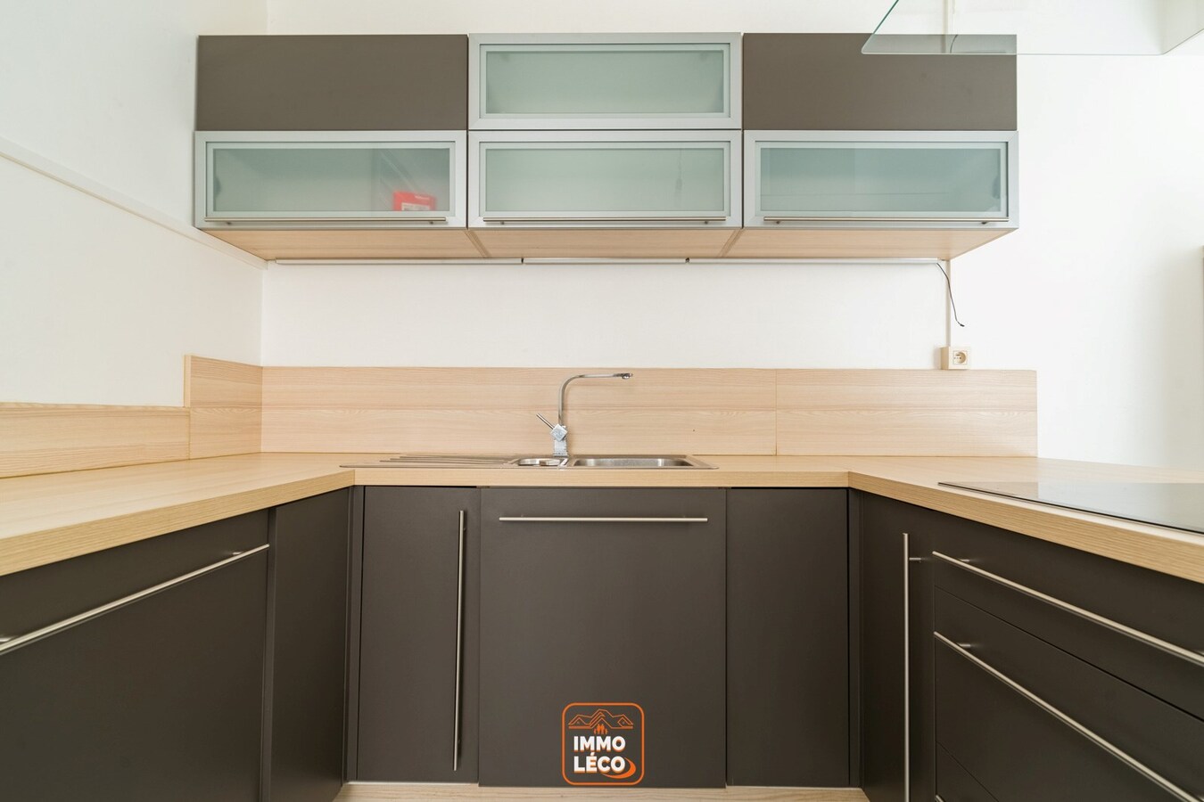 Grande maison de Ville en plein centre avec 4 chambres et jardin. 