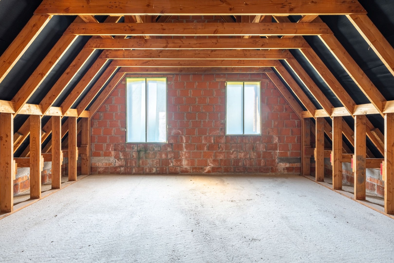 Landelijk gelegen ruwbouwhoeve met bijgebouwen op uitzonderlijk perceel van ca. 9.331 m² 