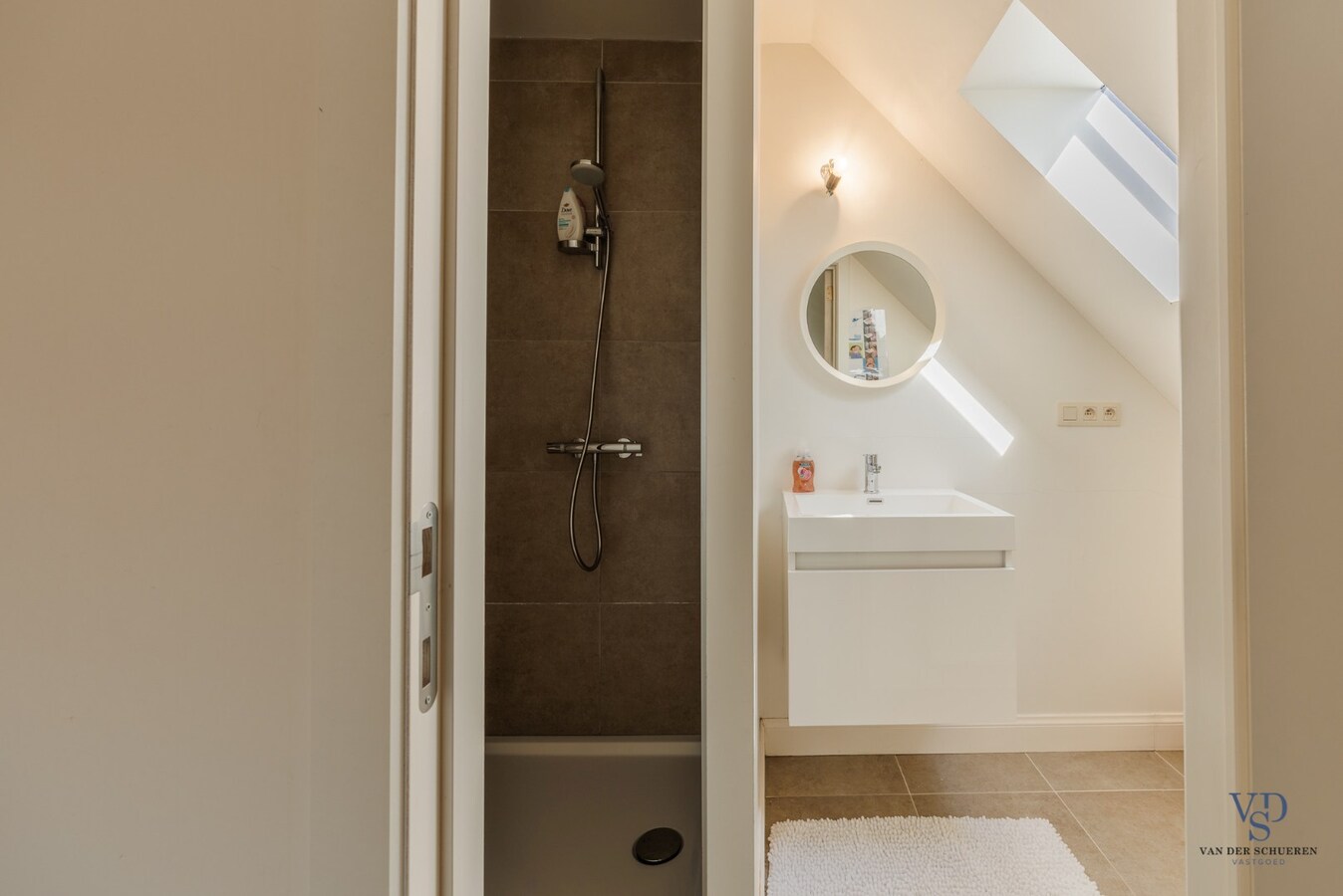 Hedendaagse villa in landelijke stijl 