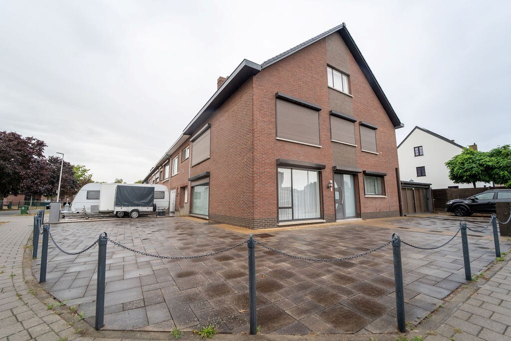Wonen op de geliefde Erasmuslaan in Hasselt: ruimte, comfort en mogelijkheden 