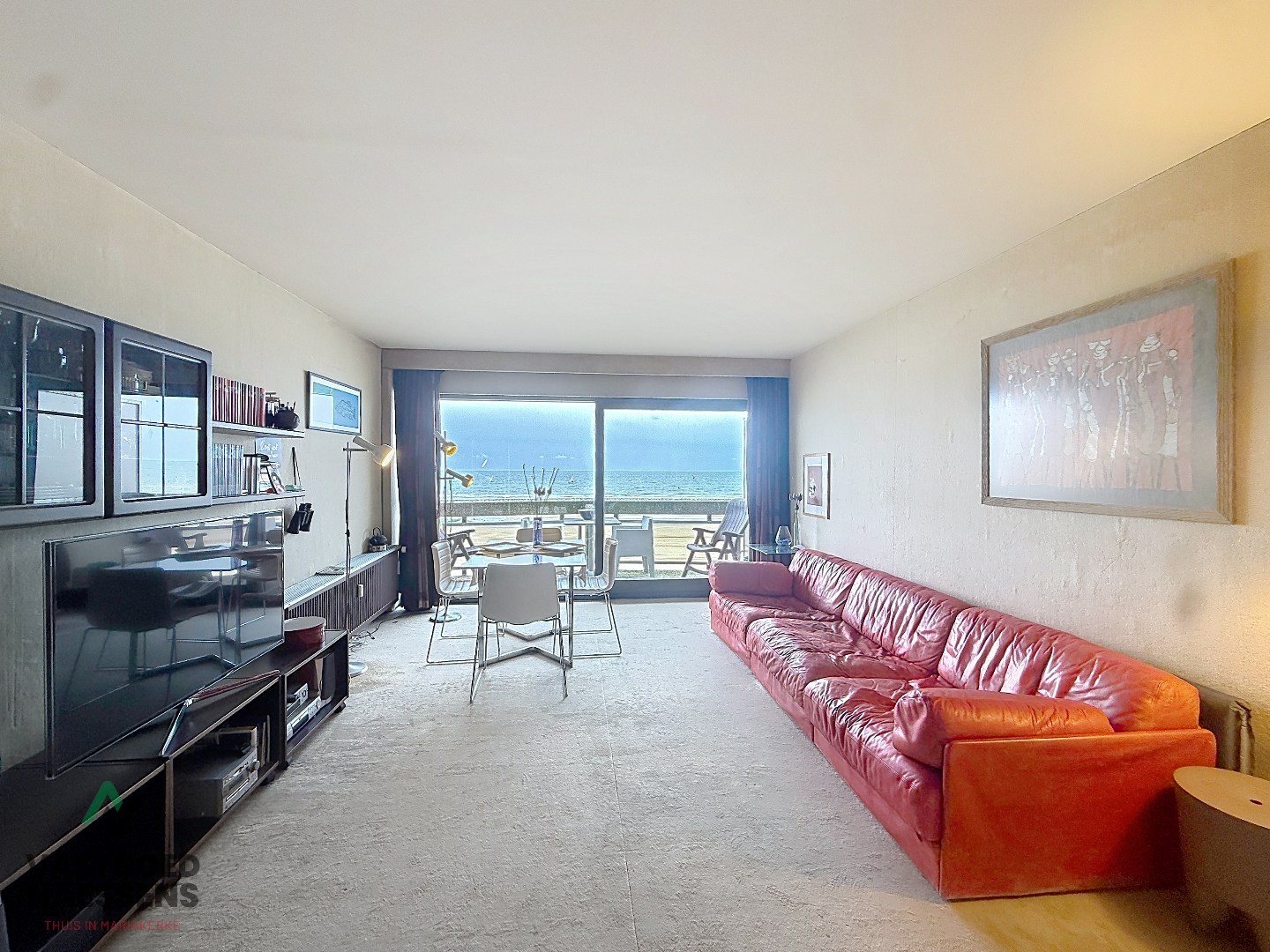 Studio à rafraîchir avec vue sur la mer et terrasse. 